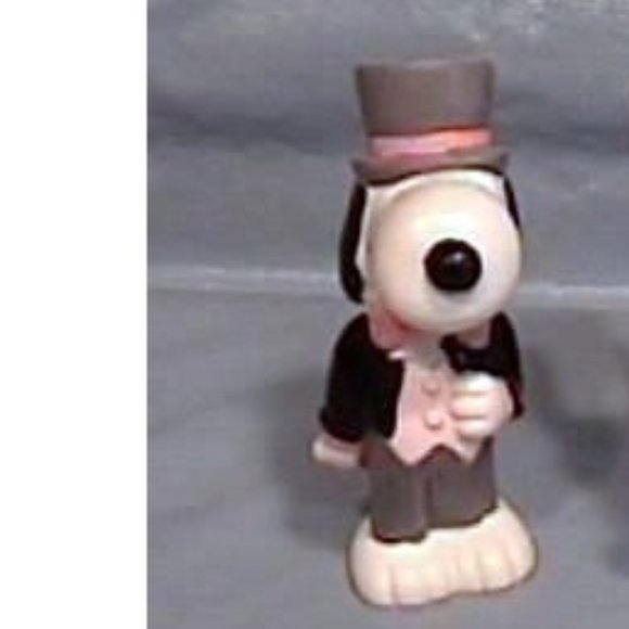 3 Vintage Snoopy PVC Figures Easter Tux Skating Artist - Picture 3 of 8
